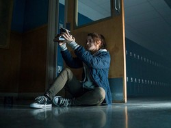 Sinopsis Film Polaroid: Kutukan dari Sebuah Kamera