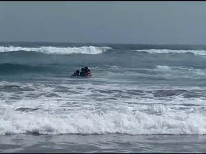 Mengenal Rip Current: Penyebab hingga Cara Menghindari Bahayanya Mengenal Rip Current: Penyebab hingga Cara Menghindari Bahayanya