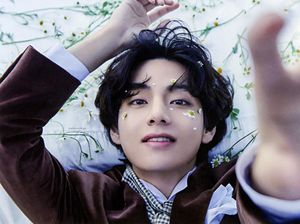 V BTS Bakal Tampil di MV Comeback Album IU V BTS Bakal Tampil di MV Comeback Album IU