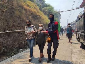 Warga Ngaduman Semarang Dievakuasi Dampak Asap Kebakaran Gunung Merbabu