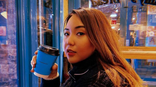 7 Foto Kakak Amanda Manopo yang Punya Darah Blasteran, Tak Kalah Menawan