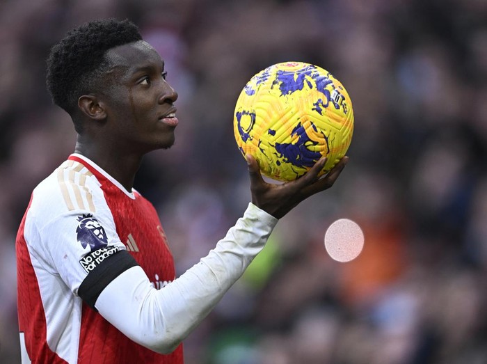 Soccer Football - Premier League - Arsenal v Sheffield United - Emirates Stadium, London, Britain - October 28, 2023  Arsenal's Eddie Nketiah celebrates scoring their third goal and completes his hat-trick REUTERS/Tony Obrien NO USE WITH UNAUTHORIZED AUDIO, VIDEO, DATA, FIXTURE LISTS, CLUB/LEAGUE LOGOS OR 'LIVE' SERVICES. ONLINE IN-MATCH USE LIMITED TO 45 IMAGES, NO VIDEO EMULATION. NO USE IN BETTING, GAMES OR SINGLE CLUB/LEAGUE/PLAYER PUBLICATIONS.