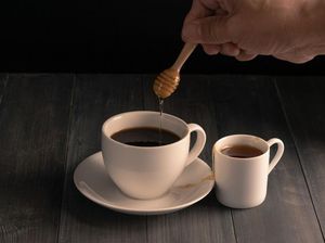 Ganti Gula di Kopi dengan 5 Pemanis yang Lebih Sehat Ini Ganti Gula di Kopi dengan 5 Pemanis yang Lebih Sehat Ini