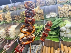Nikmatnya Sate ala Korea di Alun-Alun Bekasi, Harganya Rp 3 Ribuan!