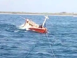 Ini Penyebab Kapal Tabrak Karang Lalu Terbalik di Perairan Sumenep