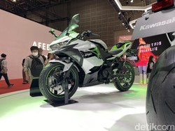 Mirip Ninja 250, Begini Jadinya Kawasaki Ninja Kena Setrum