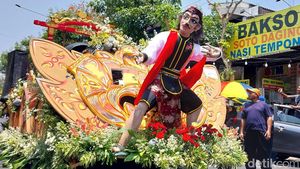 Warna-warni Batu Art Flower Carnival 2023