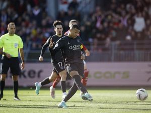 Hasil Brest Vs PSG: Brace Mbappe Menangkan Les Parisiens 3-2 Hasil Brest Vs PSG: Brace Mbappe Menangkan Les Parisiens 3-2