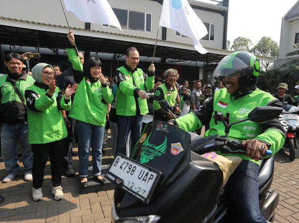 Lambangkan Semangat Gotong Royong Lewat Jaket Baru