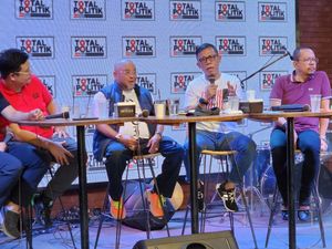 Masinton PDIP: Pak Jokowi Masih Sayang Bu Mega Nggak?