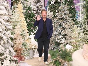 Pernyataan Jaksa soal Penangkapan 5 Orang Terkait Kematian Matthew Perry Pernyataan Jaksa soal Penangkapan 5 Orang Terkait Kematian Matthew Perry