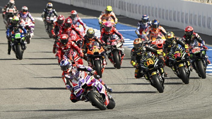 Link live streaming MotoGP Thailand 2023, tayang di Trans7. (Foto: AP/Kittinun Rodsupan) Link live streaming MotoGP Thailand 2023, tayang di Trans7. (Foto: AP/Kittinun Rodsupan)