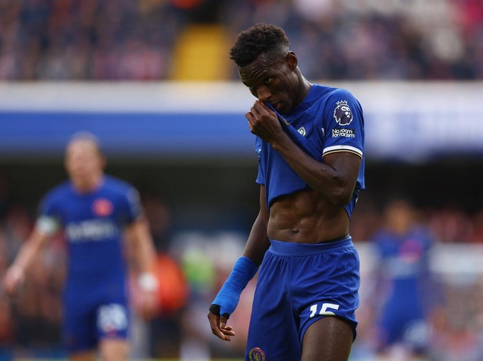 Soccer Football - Premier League - Chelsea v Brentford - Stamford Bridge, London, Britain - October 28, 2023 Chelsea's Nicolas Jackson reacts Action Images via Reuters/Matthew Childs NO USE WITH UNAUTHORIZED AUDIO, VIDEO, DATA, FIXTURE LISTS, CLUB/LEAGUE LOGOS OR 'LIVE' SERVICES. ONLINE IN-MATCH USE LIMITED TO 45 IMAGES, NO VIDEO EMULATION. NO USE IN BETTING, GAMES OR SINGLE CLUB/LEAGUE/PLAYER PUBLICATIONS.