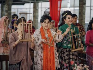 Video Inul Daratista Setelah Jenguk Titiek Puspa: Mohon Doanya Ya Video Inul Daratista Setelah Jenguk Titiek Puspa: Mohon Doanya Ya