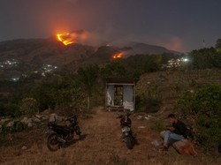 Kebakaran Gunung Merbabu, BPBD Butuh Heli Kecil buat Water Bombing