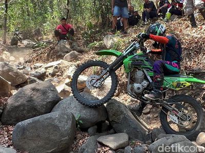 Wow Ratusan Rider Berlomba Taklukkan Terjalnya Gunung Klotok