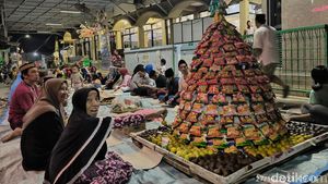 Melihat Kerukunan Warga Lidah Wetan Dalam Tradisi Sedekah Bumi