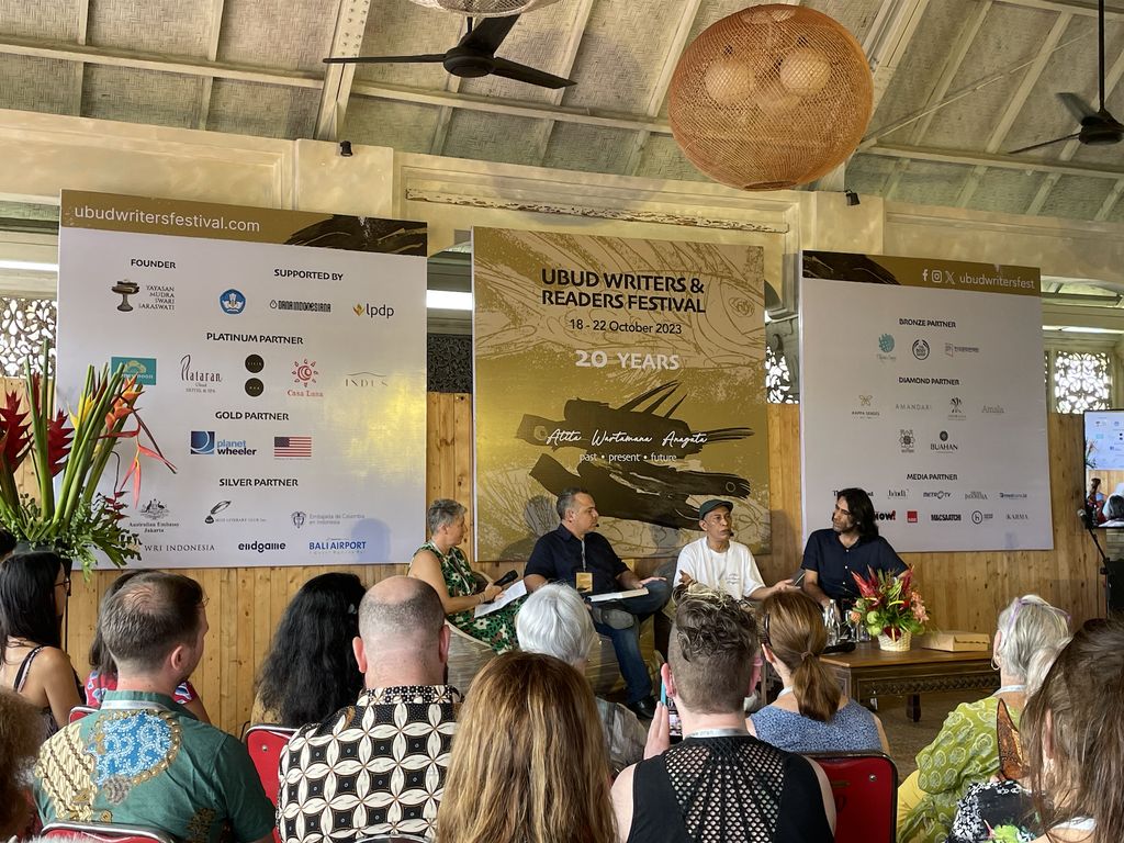 Agus Nur Amal “PM Toh” dalam panel diskusi “Journey to Freedom” di Ubud Writers & Readers Festival
