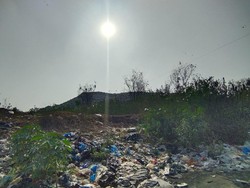 Prabowo Minta Gunung Sampah di Bantargebang Mulai Dipangkas