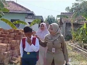 Ratusan Kecamatan Tak Punya SMP & SMA, 4 Jutaan Anak Indonesia Tak Sekolah Ratusan Kecamatan Tak Punya SMP & SMA, 4 Jutaan Anak Indonesia Tak Sekolah