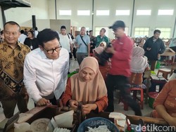 Kunjungi Pabrik Sigaret Kretek Tangan, Cak Imin Harap Cukai Tak Naik Terus