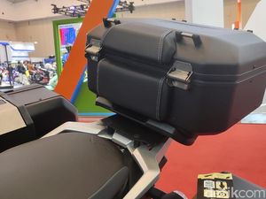 Bukan untuk Sandaran! Ini Fungsi Sebenarnya Bantalan di Boks Motor Bukan untuk Sandaran! Ini Fungsi Sebenarnya Bantalan di Boks Motor