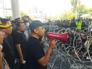 Realisasi Juara Sulit, Target Pendek Persebaya Musim Ini Jadi 4 Besar Realisasi Juara Sulit, Target Pendek Persebaya Musim Ini Jadi 4 Besar