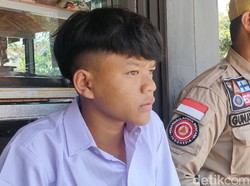 Bakti Entis Rawat Ibu ODGJ hingga Rela Putus Sekolah