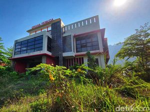 Gedung Graha Pemuda Terbengkalai, Bupati Sukabumi: Harusnya APH Masuk Gedung Graha Pemuda Terbengkalai, Bupati Sukabumi: Harusnya APH Masuk
