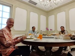 Ganjar: Pak Prabowo Makan Lontong, Pak Anies Nggak Makan Nasi