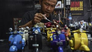 Keren, Miniatur Vespa Ini Dibuat dari Pipa Paralon Bekas Lho