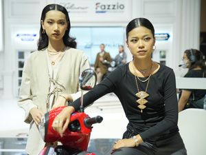 Foto: Inspirasi Tampil Stylish saat Bermotor Persembahan Yamaha x The Palace