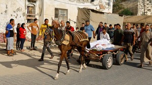 Krisis BBM, Jenazah Warga Gaza Diangkut Kereta Kuda