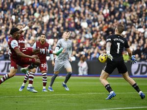 West Ham Lagi Terpuruk, Mau Lampiaskan ke Arsenal