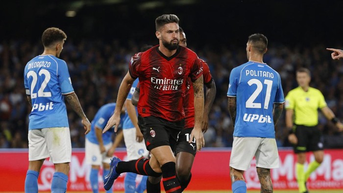 Soccer Football - Serie A - Napoli v AC Milan - Stadio Diego Armando Maradona, Naples, Italy - October 29, 2023 AC Milans Olivier Giroud celebrates scoring their second goal REUTERS/Ciro De Luca