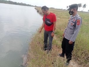 Heboh! Mayat Pria Telanjang Mengambang di Sungai Citanduy Pangandaran