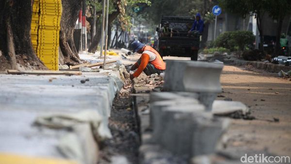 Mengintip Progres Penataan Trotoar Velodrome-Pulomas