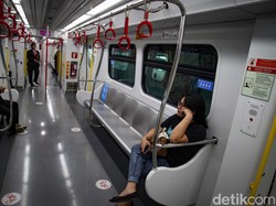 LRT Jakarta Diklaim Nggak Sepi Penumpang, Begini Datanya