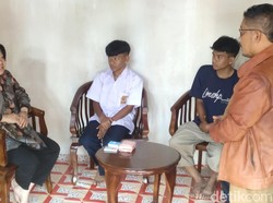 Mensos Kunjungi Rumah Bocah Perawat Ibu ODGJ di Garut