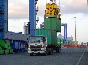 Kinerja Terminal Peti Kemas Meningkat, Bongkar Muat Lebih Cepat-Hemat 30%