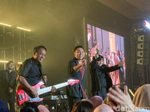 Ardhito dan Kahitna Pukau Penonton The Papandayan Festival Jazz 2023 Ardhito dan Kahitna Pukau Penonton The Papandayan Festival Jazz 2023