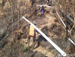 Perbaikan Pipa Air Rusak Imbas Kebakaran Arjuno Terkendala Medan Berat
