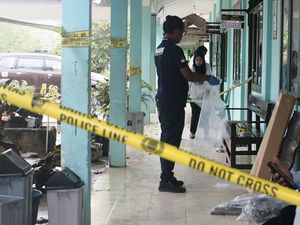 Tanda Tanya Motif 2 Siswa Rusak-Bakar Ruang Kelas MTs di Beltim Tanda Tanya Motif 2 Siswa Rusak-Bakar Ruang Kelas MTs di Beltim