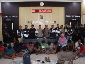 16 Orang Jadi Tersangka Penambangan Batu bara Ilegal di Muara Enim 16 Orang Jadi Tersangka Penambangan Batu bara Ilegal di Muara Enim
