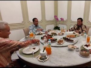 Menu Makan Siang Jokowi Bareng 3 Capres: Ayam Kodok-Es Laksamana Mengamuk Menu Makan Siang Jokowi Bareng 3 Capres: Ayam Kodok-Es Laksamana Mengamuk