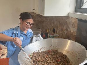 Prilly Latuconsina Hobi Masak dan Punya Bakery Kekinian Prilly Latuconsina Hobi Masak dan Punya Bakery Kekinian