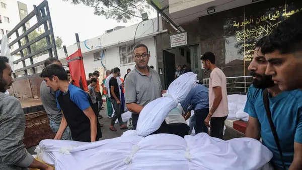 Melihat Lebih Dekat, Puluhan Jenazah Korban Bom Israel Dimakamkan Tanpa Nama