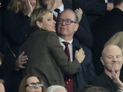 Momen Langka Putri Monako Peluk dan Cium Suami di Tengah Isu Perceraian