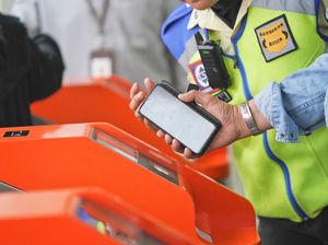 Ingat! QR Code Tiket Kereta Cepat Tak Bisa Digunakan Jika Penumpang Cetak Fisik