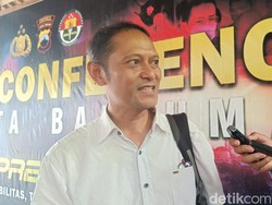 Parah! Jembatan The Geong Banyumas Gunakan Kaca Bekas